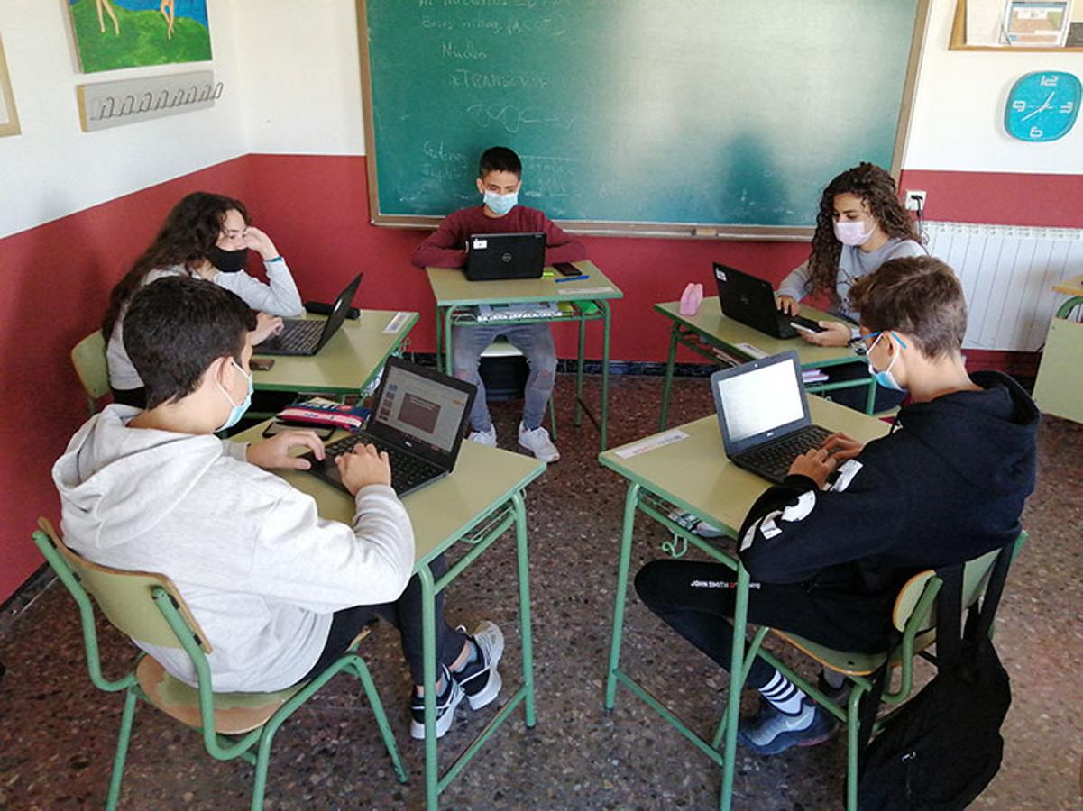Siyasa News, del colegio Jaime Balmes de Cieza