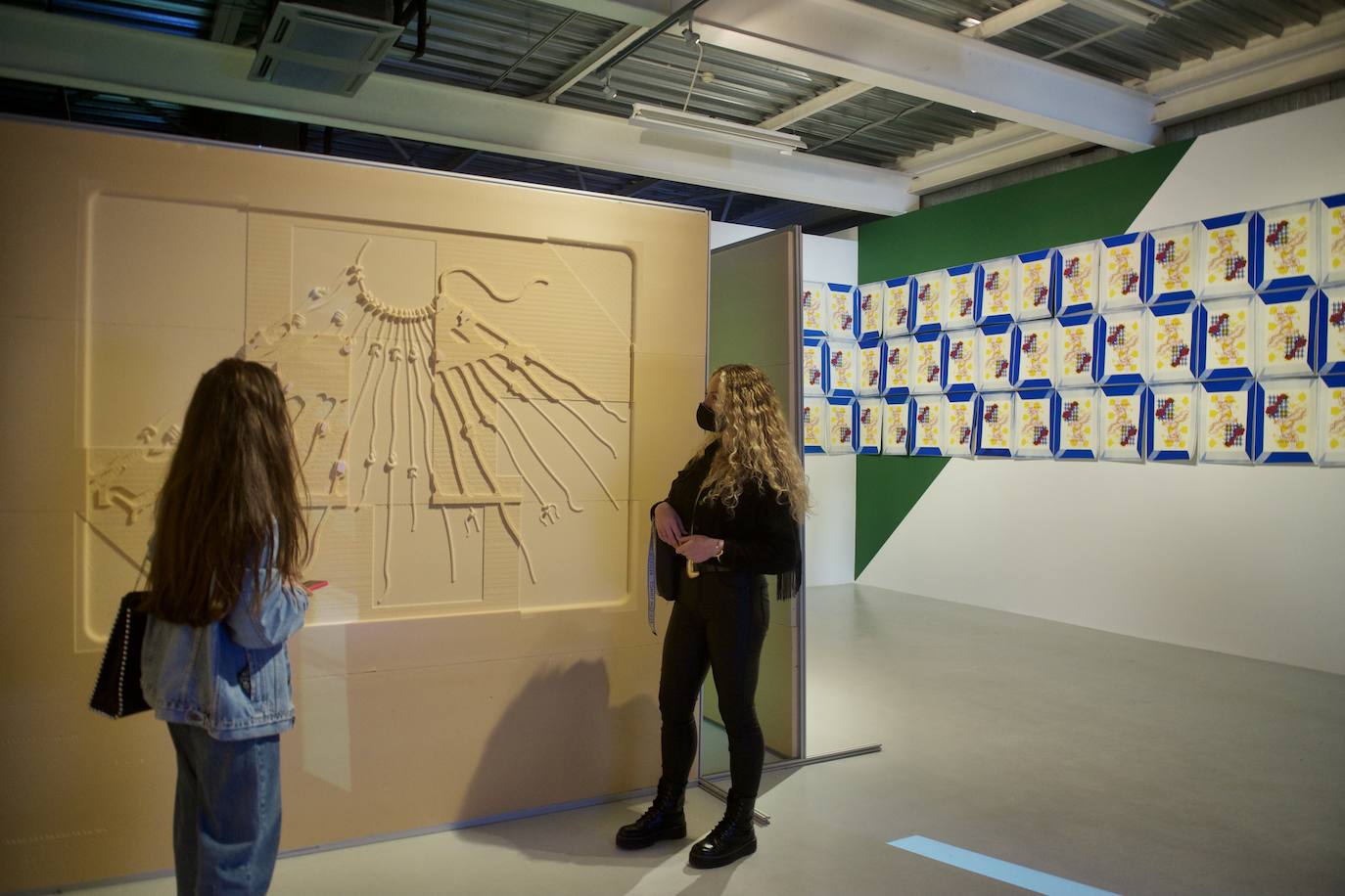 Fotos: Lorenzo Sandoval lleva al Párraga su proceso creativo con ‘Shadow Writing’