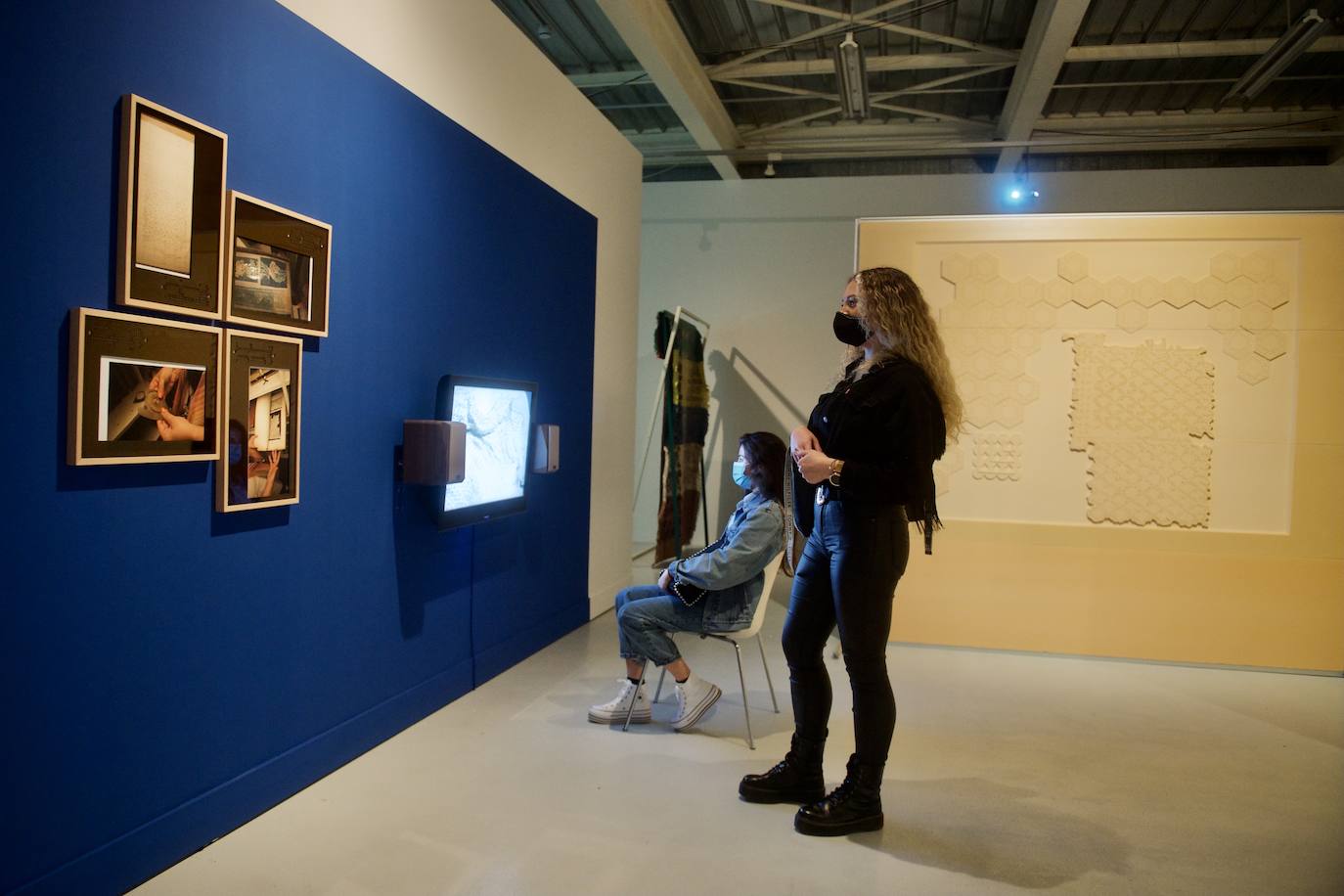 Fotos: Lorenzo Sandoval lleva al Párraga su proceso creativo con ‘Shadow Writing’