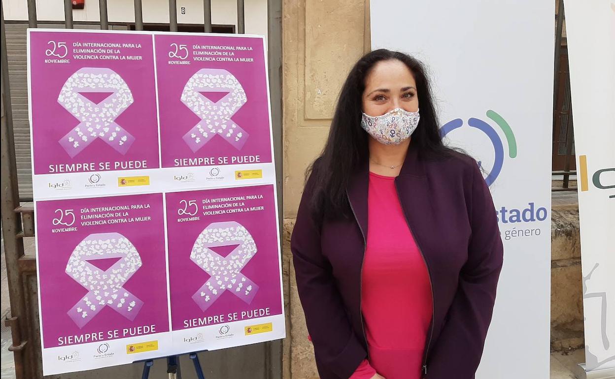La concejal de Igualdad de Lorca, Antonia Pérez, durante la presentación de los actos del 25-N.