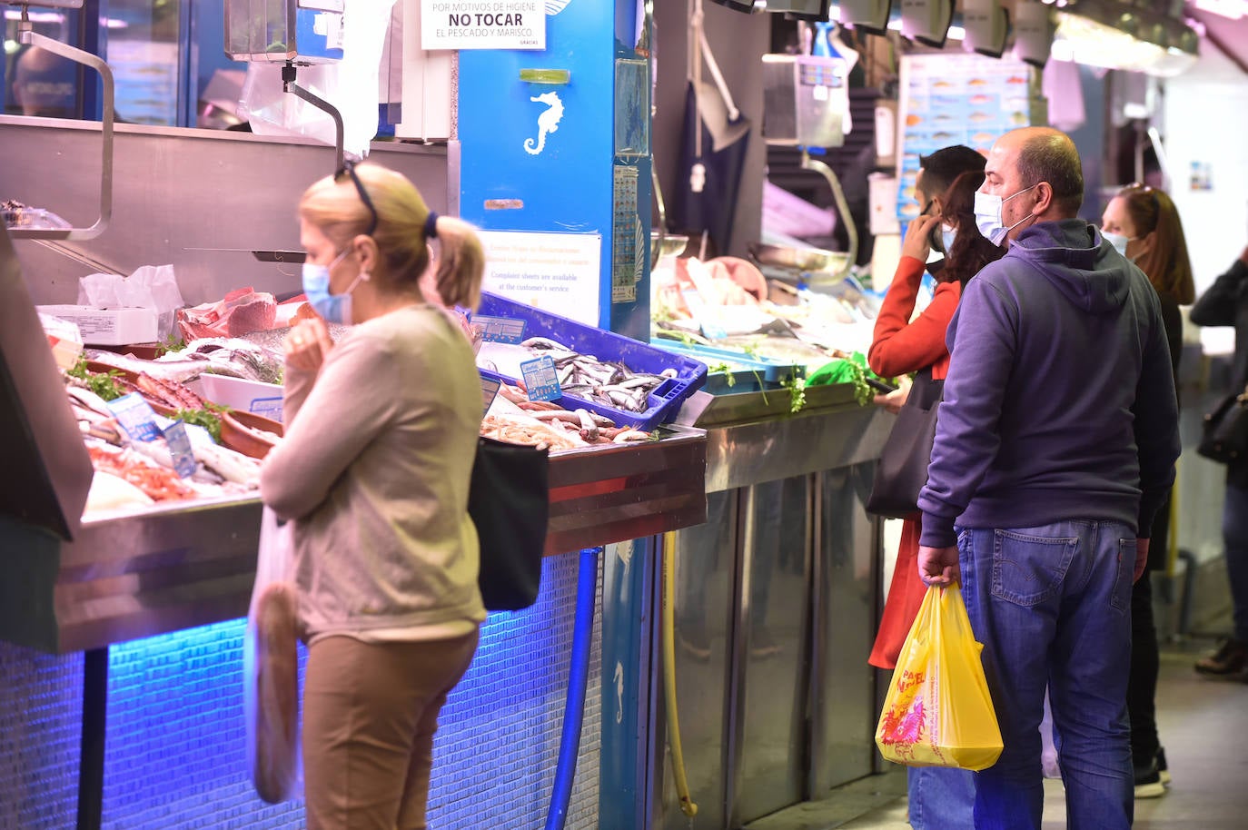 Fotos: Comercio pone en marcha un dispositivo para comprar en Verónicas y evitar aglomeraciones