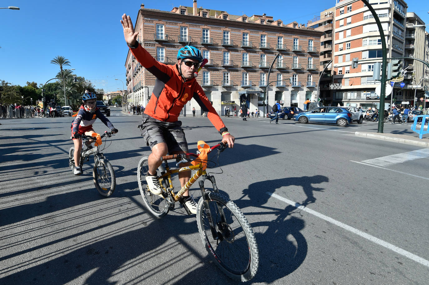 Fotos: La &#039;marea naranja&#039; recorre el centro de Murcia contra la &#039;ley Celaá&#039;