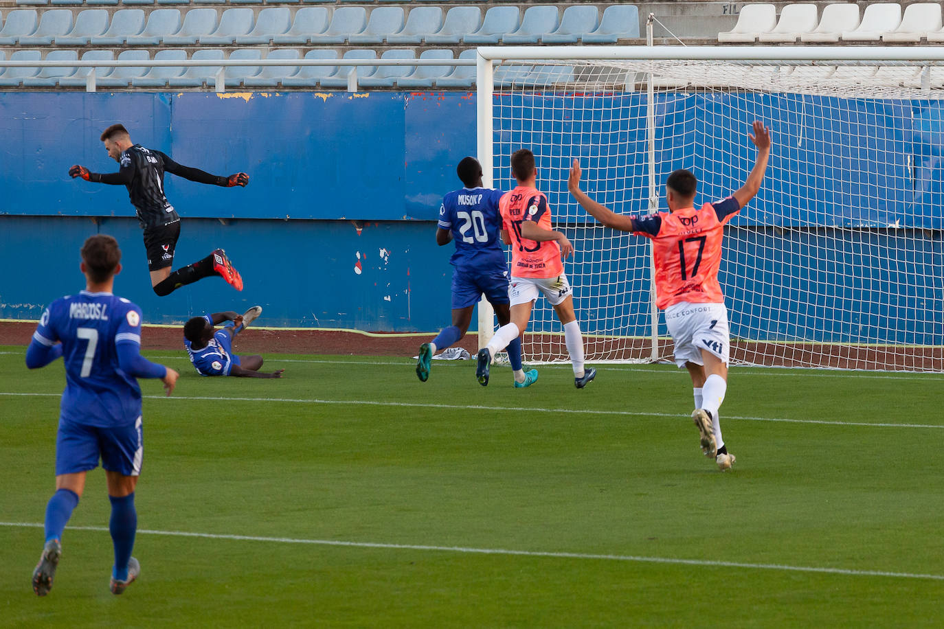 Fotos: El duelo regional entre Lorca Deportiva y Yeclano, en imágenes