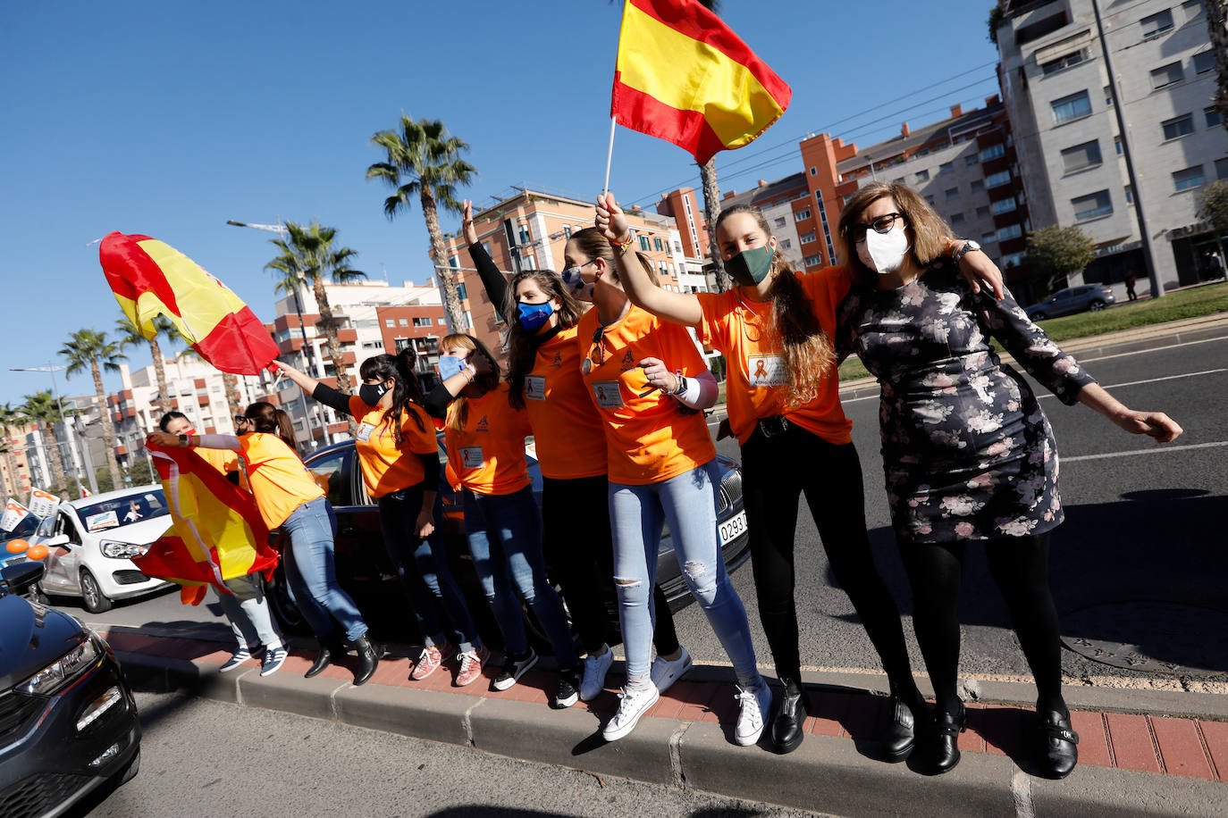 Fotos: La &#039;marea naranja&#039; recorre el centro de Murcia contra la &#039;ley Celaá&#039;