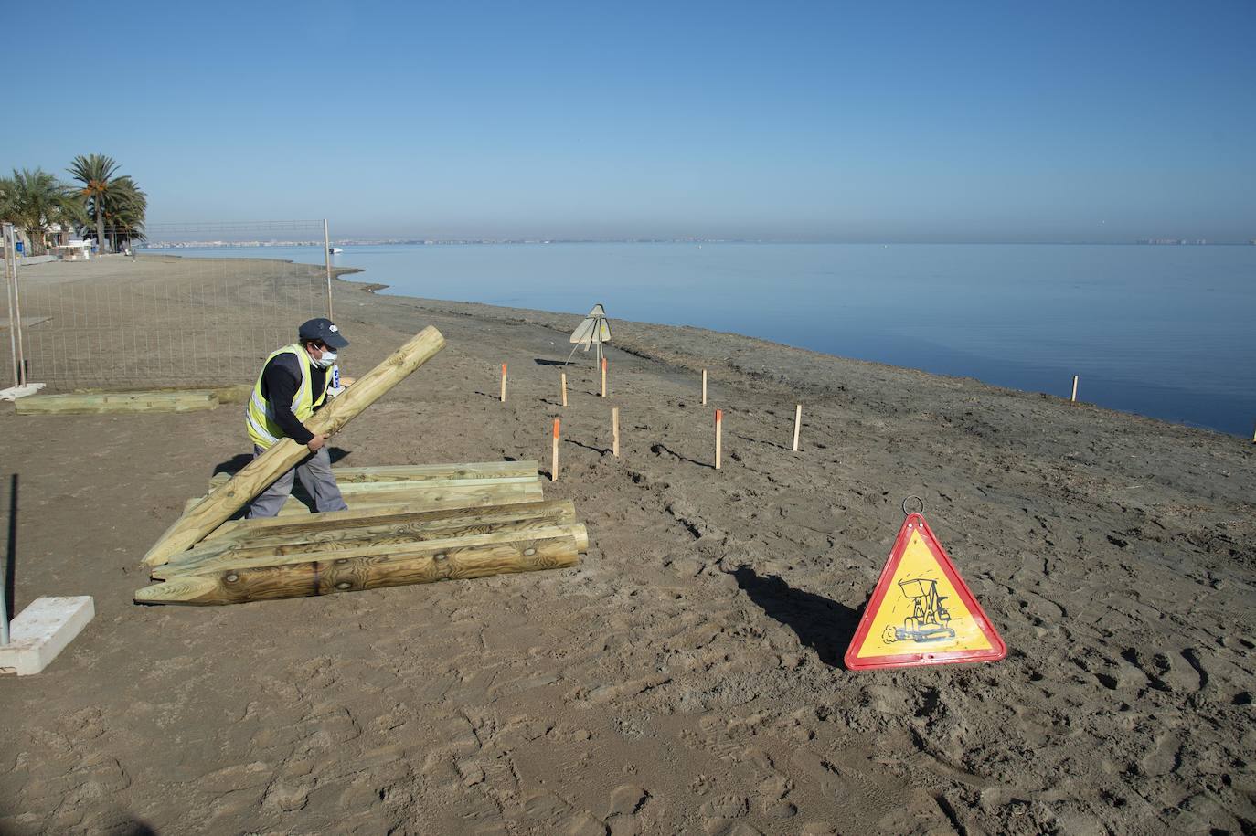 Fotos: Comienzan las obras para instalar un balneario en la playa de Los Urrutias