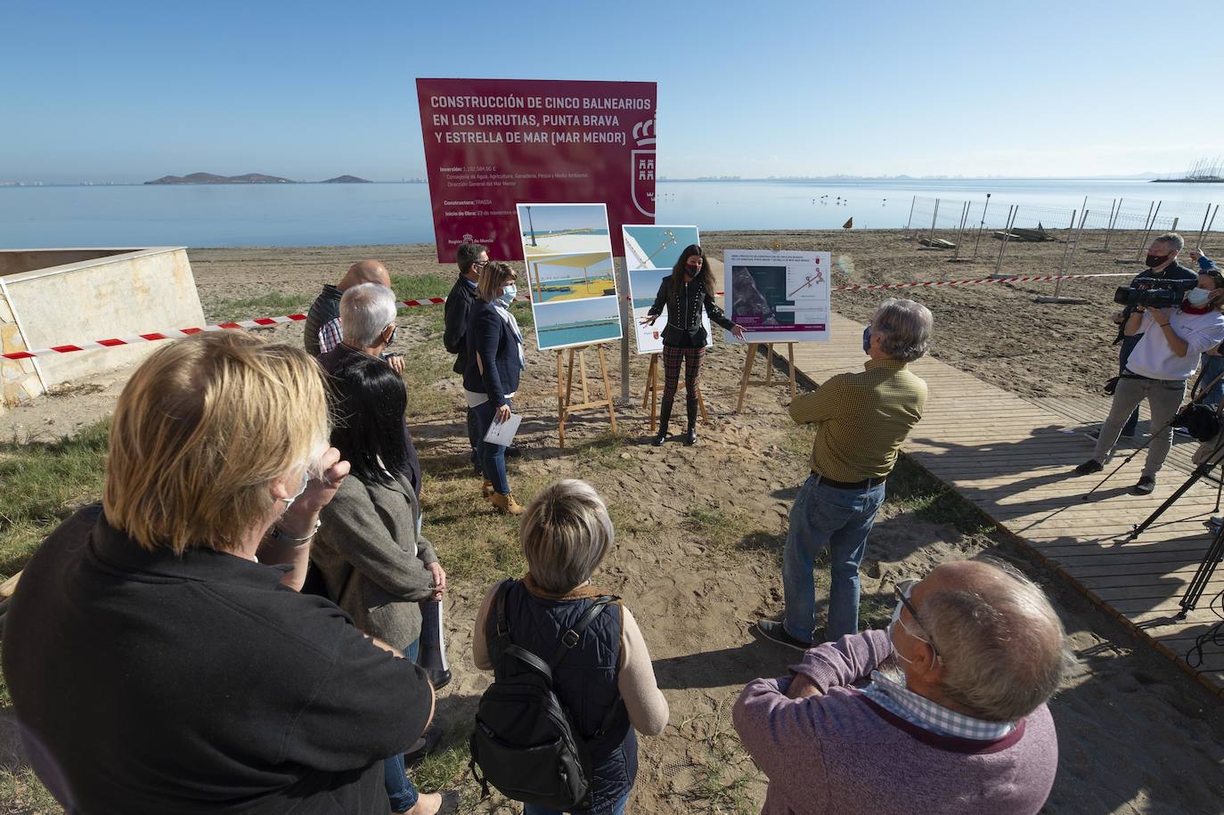 Fotos: Comienzan las obras para instalar un balneario en la playa de Los Urrutias