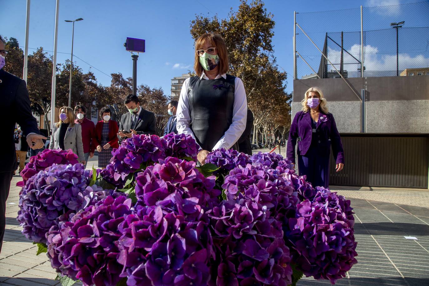 Fotos: Homenaje a las víctimas de violencia de género en la Asamblea Regional