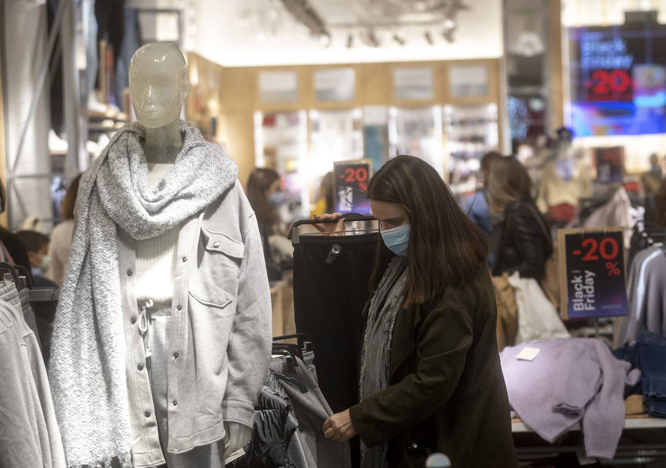 Fotos: Viernes negro en las tiendas de Murcia y Cartagena