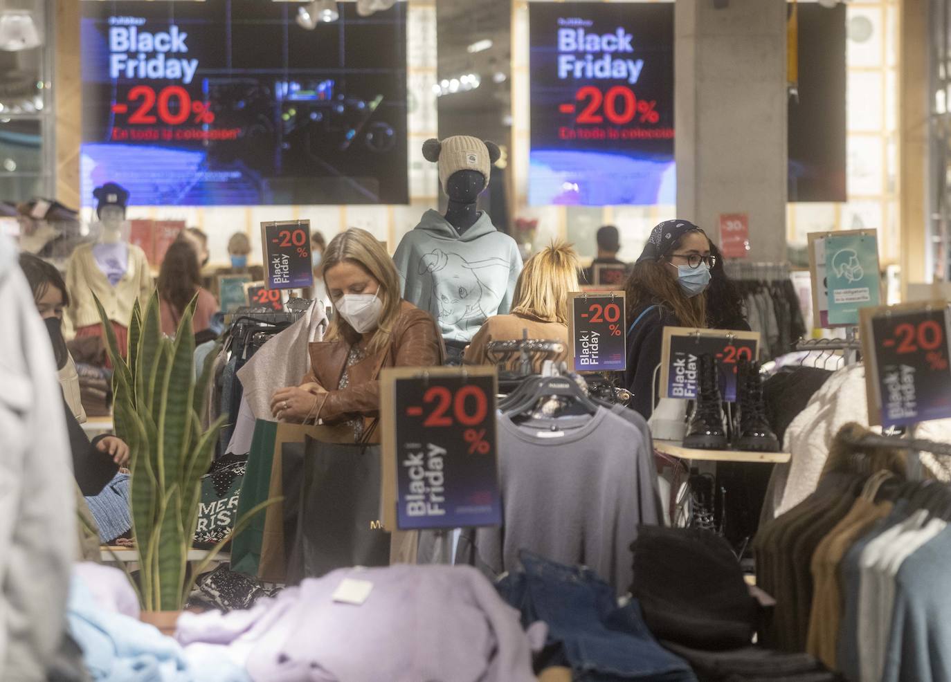 Fotos: Viernes negro en las tiendas de Murcia y Cartagena