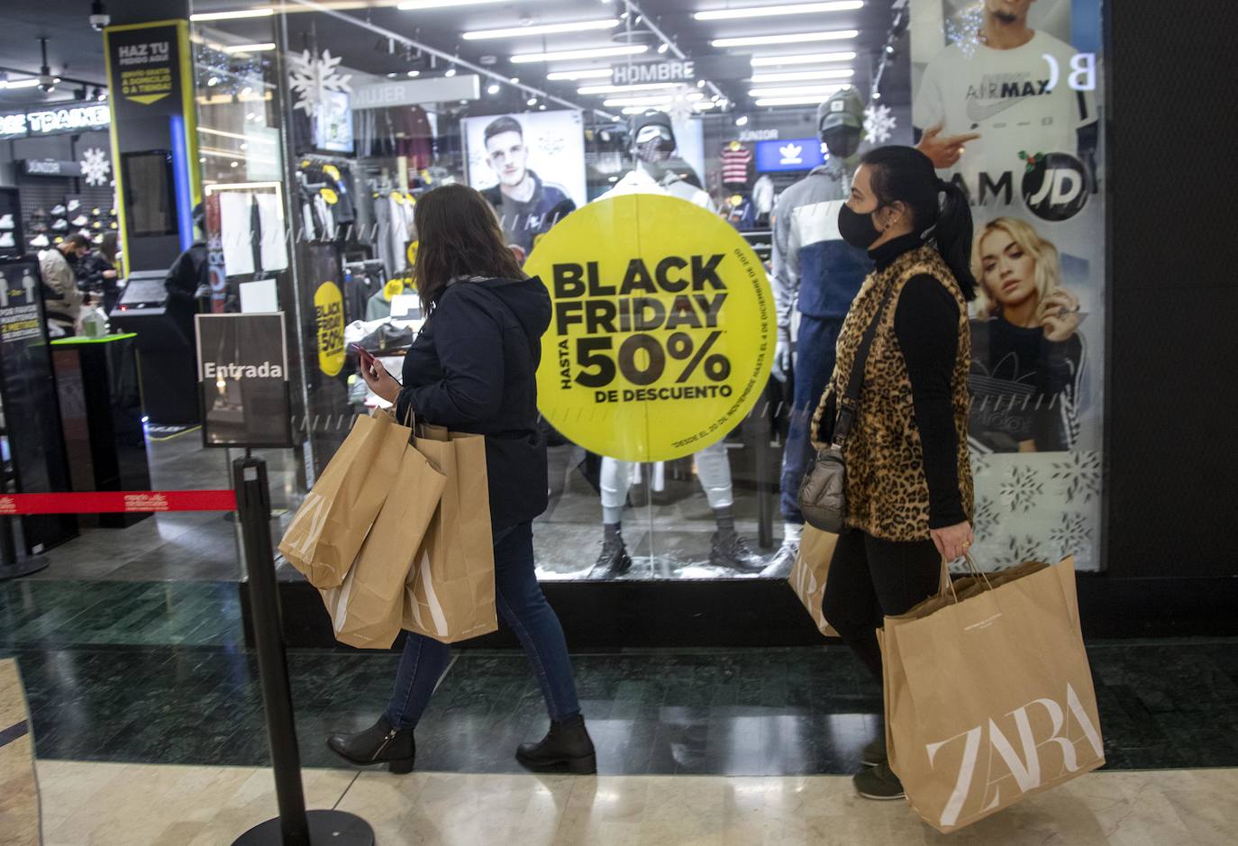 Fotos: Viernes negro en las tiendas de Murcia y Cartagena