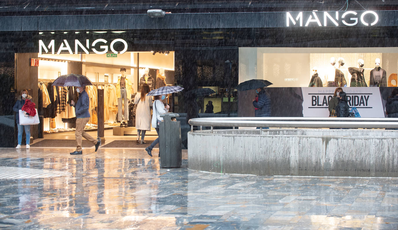 Fotos: Viernes negro en las tiendas de Murcia y Cartagena