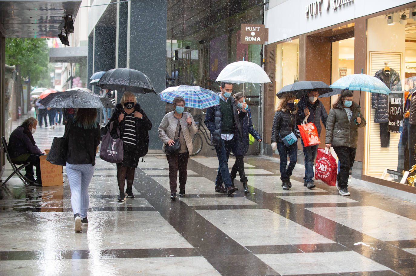 Fotos: Viernes negro en las tiendas de Murcia y Cartagena