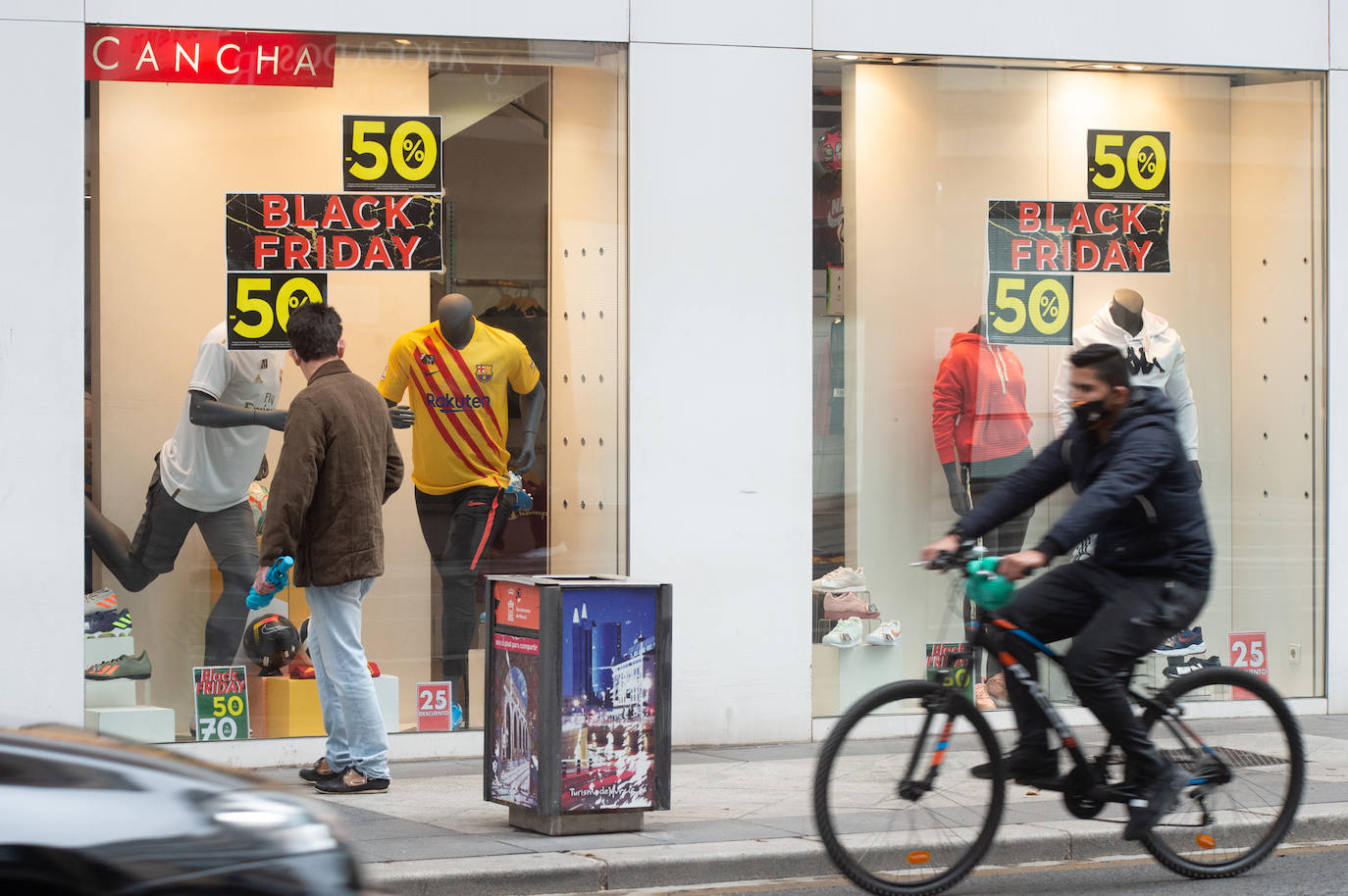 Fotos: Viernes negro en las tiendas de Murcia y Cartagena