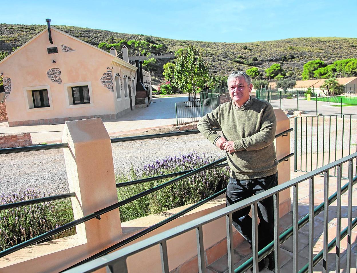 Miguel Manuel Pérez-Guillermo Valdés, en su complejo de ecoturismo en la zona de La Muela-Cabo Tiñoso. 