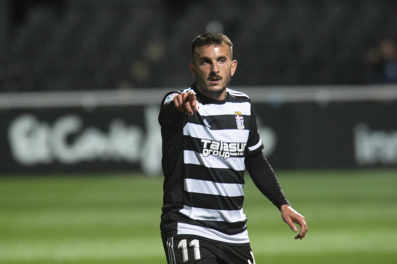 Fotos: El Cartagena tira el trabajo por la borda