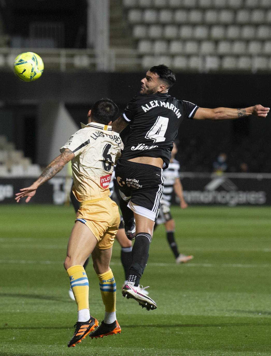 Fotos: El Cartagena tira el trabajo por la borda