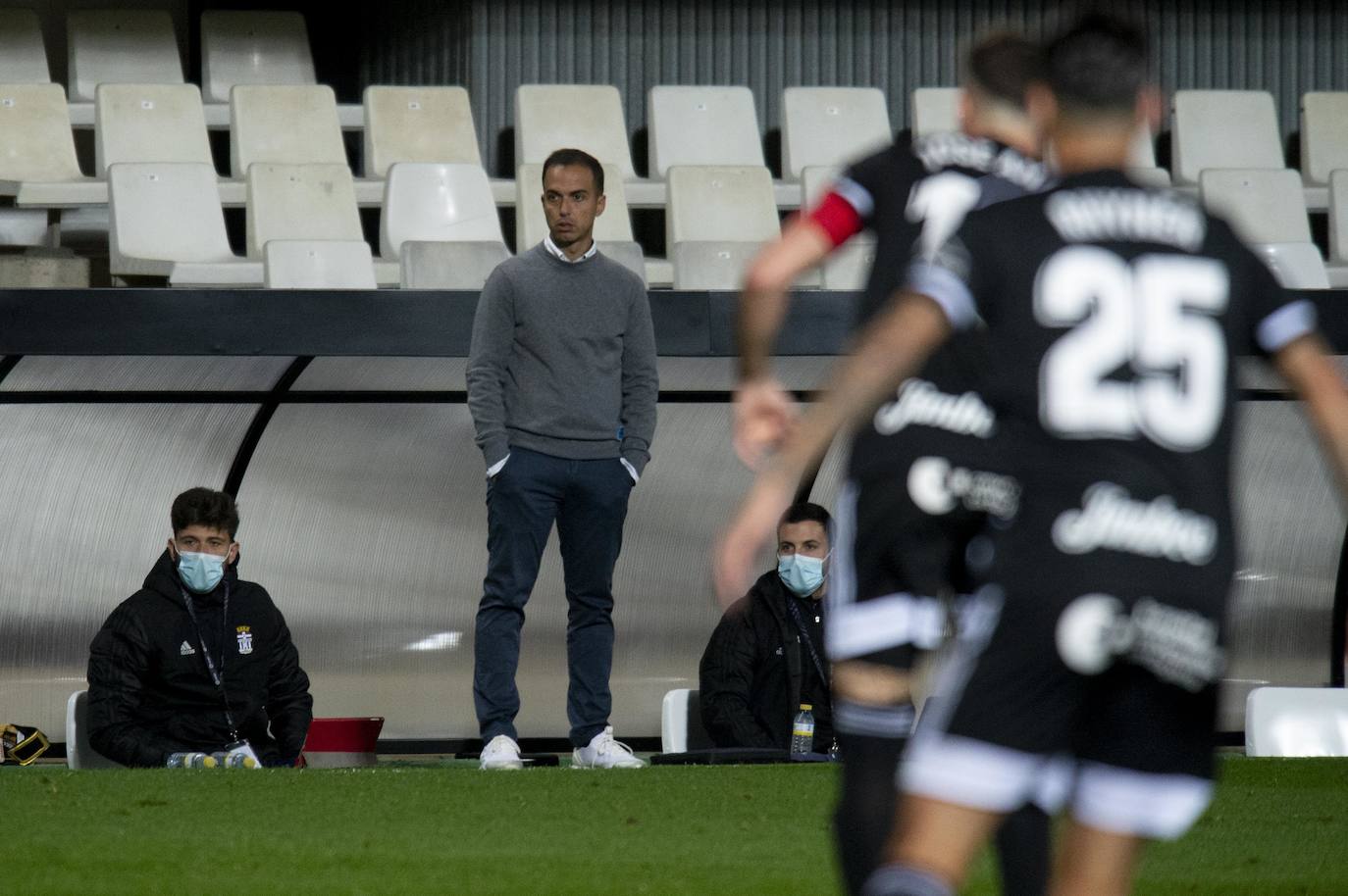 Fotos: El Cartagena tira el trabajo por la borda