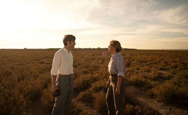 Javier Rey y Blanca Suárez, en 'El verano que vivimos'.