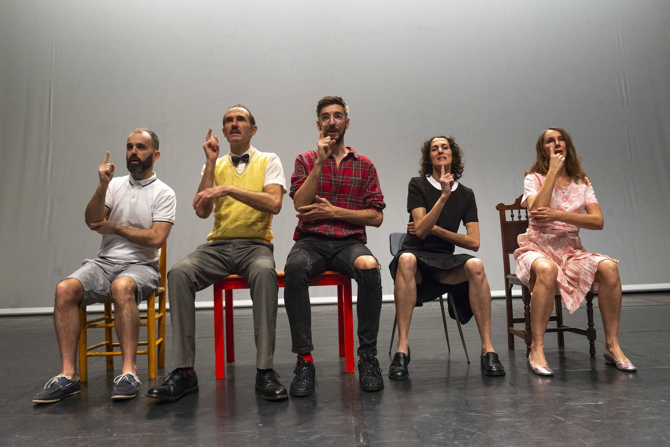 Fotos: El Centro Párraga danza con ‘El resistente y delicado hilo musical’ de Amalia Fernández