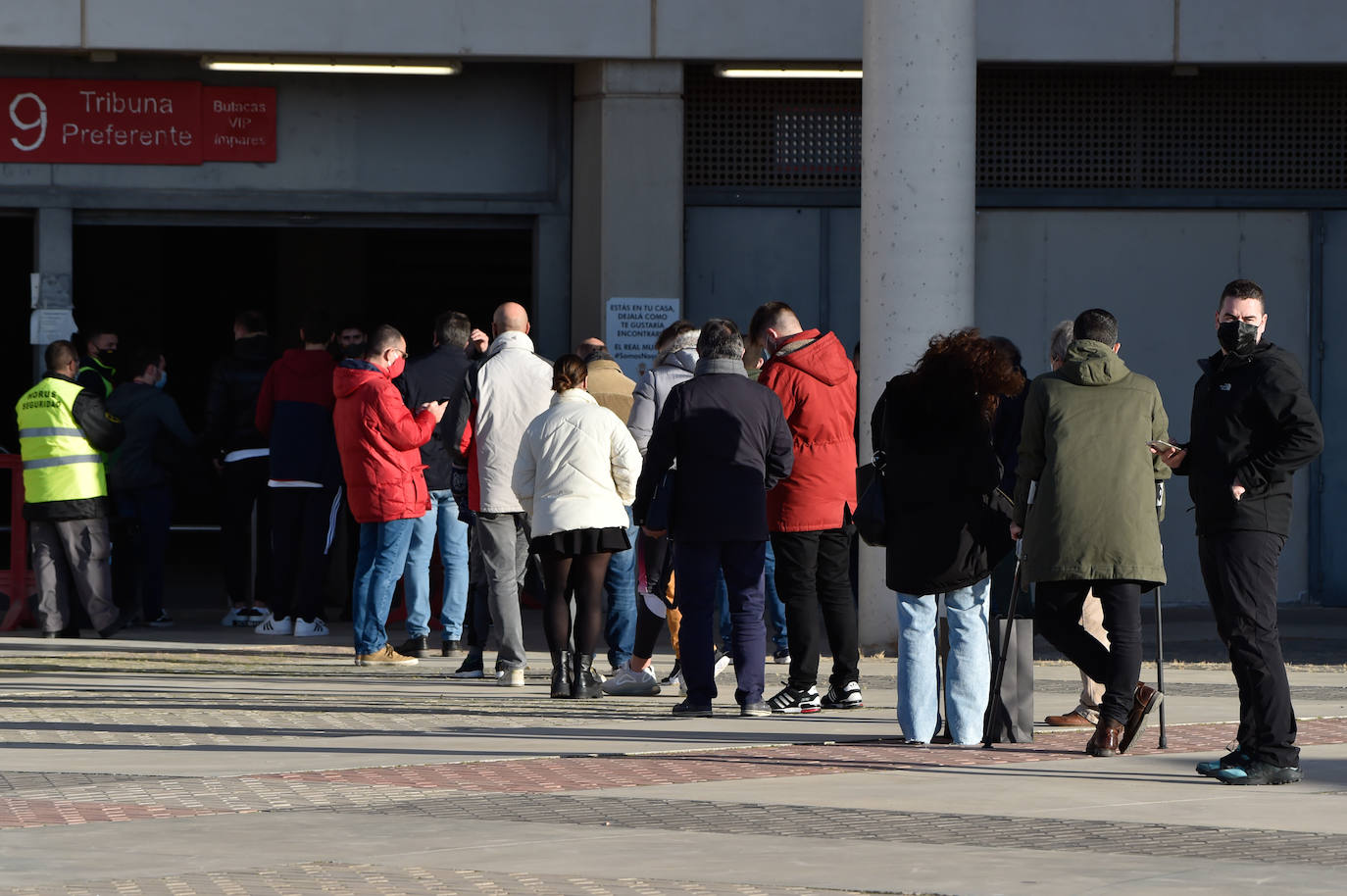 Fotos: Los aficionados del Real Murcia tiñen de grana las gradas del Enrique Roca nueve meses después