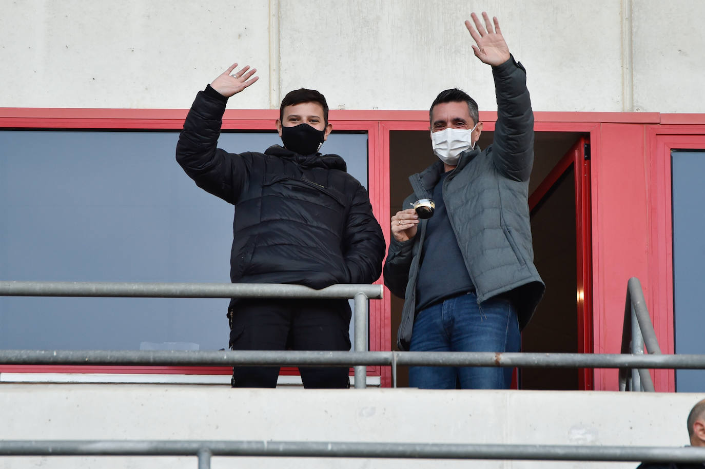 Fotos: Los aficionados del Real Murcia tiñen de grana las gradas del Enrique Roca nueve meses después