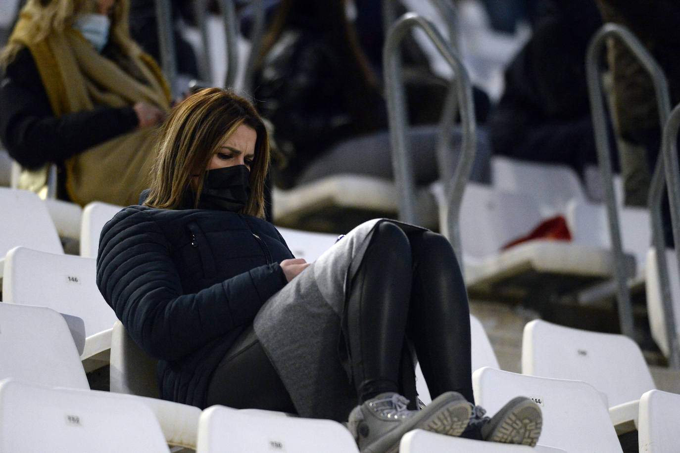 Fotos: Los aficionados del Real Murcia tiñen de grana las gradas del Enrique Roca nueve meses después