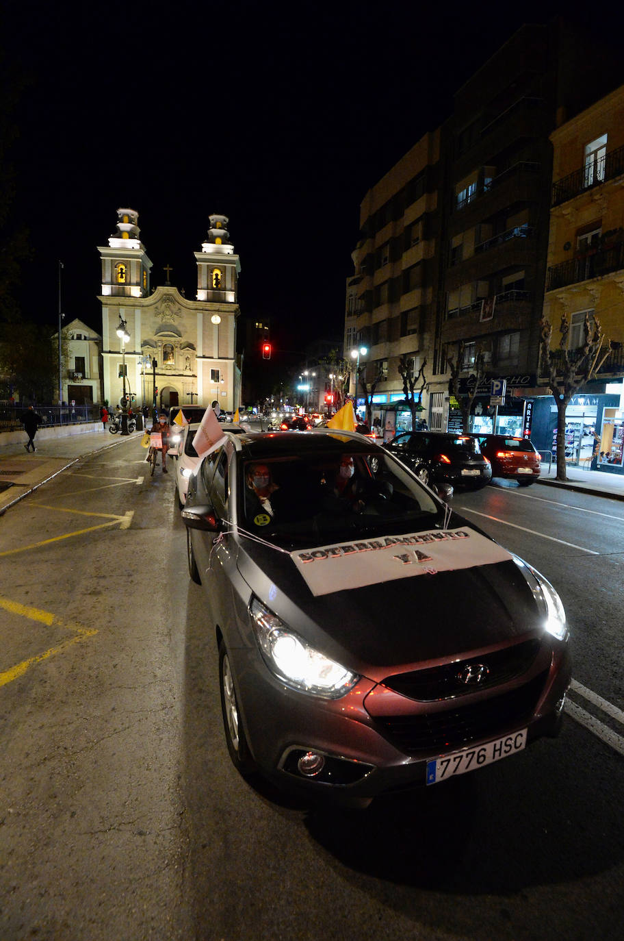 Fotos: Los vecinos del soterramiento claman en la calle por el desbloqueo de las obras