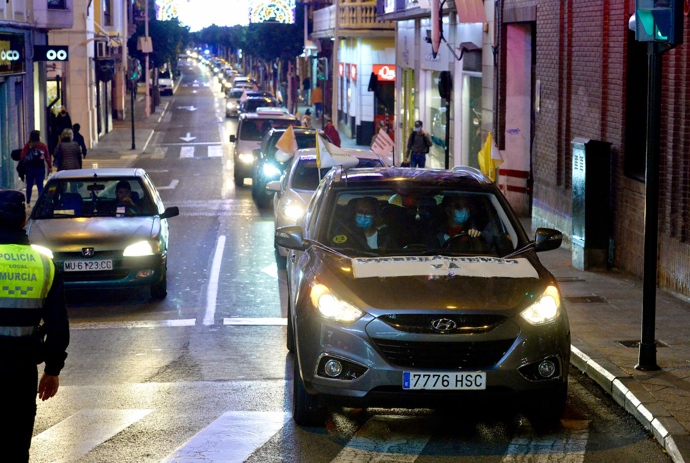 Fotos: Los vecinos del soterramiento claman en la calle por el desbloqueo de las obras