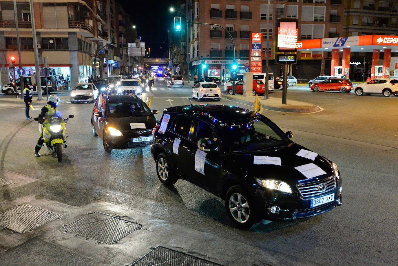 Fotos: Los vecinos del soterramiento claman en la calle por el desbloqueo de las obras