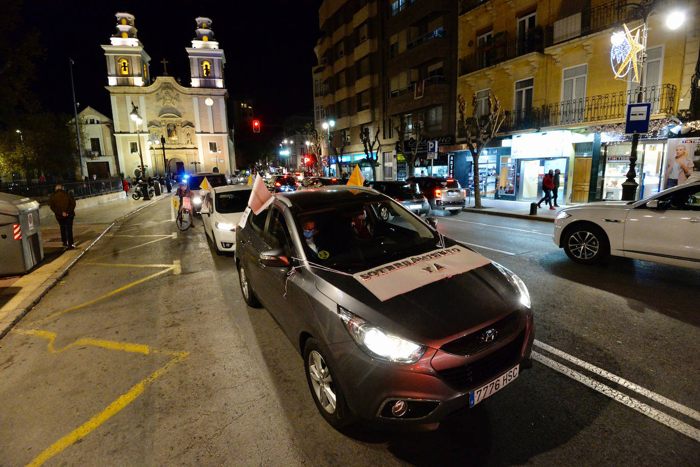 Fotos: Los vecinos del soterramiento claman en la calle por el desbloqueo de las obras