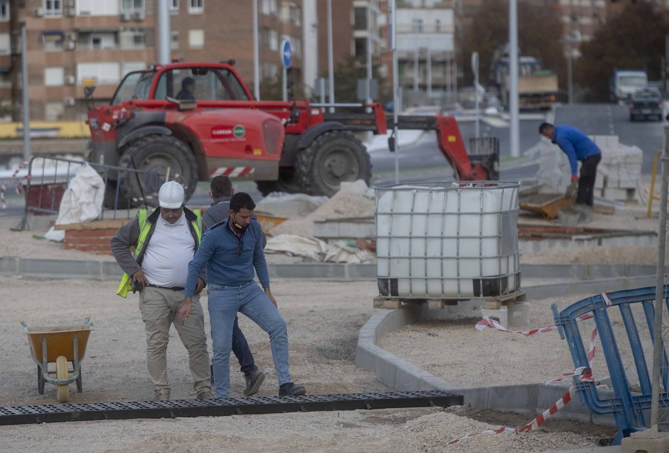 Fotos: La gran avenida entre el Palacio de Deportes y el Cartagonova abrirá al tráfico antes de fin de año