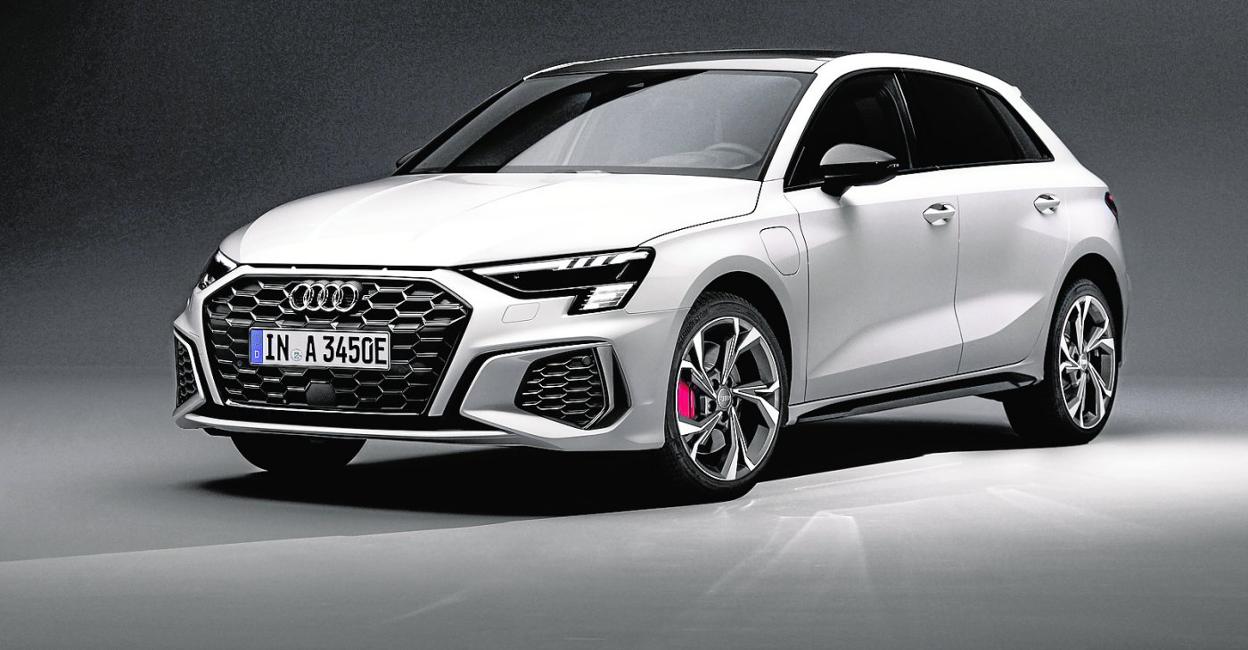 En su modo eléctrico alcanza una velocidad de hasta 140 km/h. 