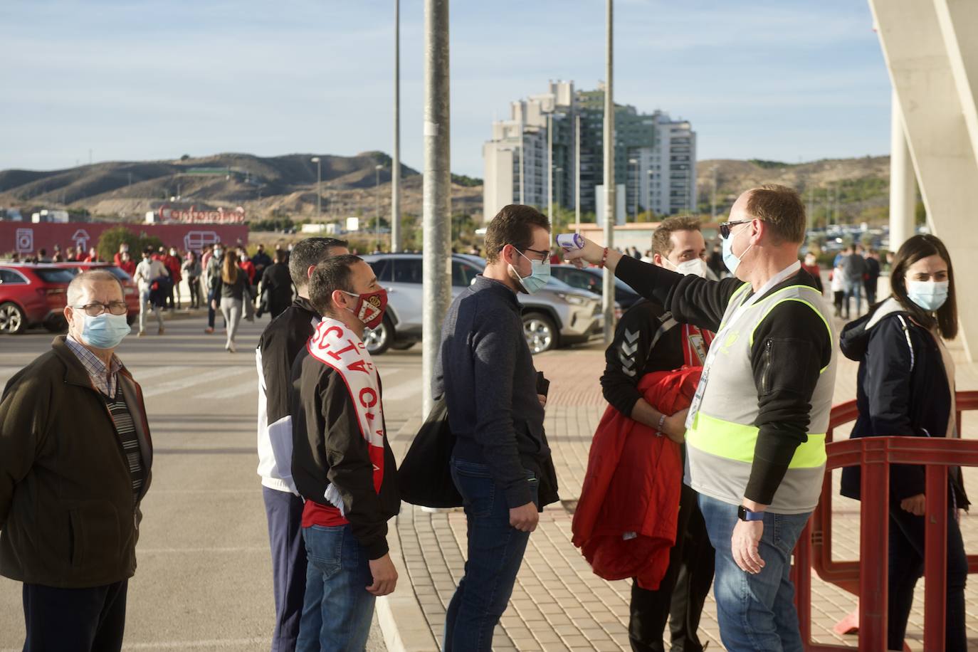 Fotos: La afición del Real Murcia y el UCAM durante el derbi de la capital, en imágenes