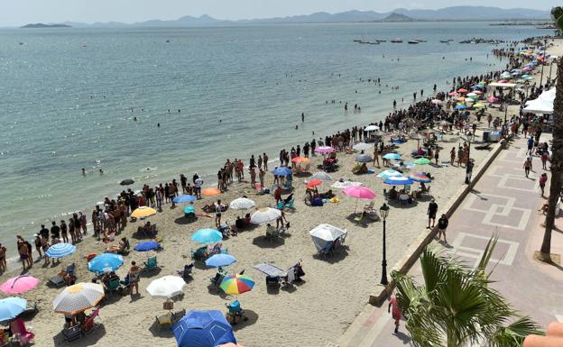 Galería. Cadena humana en el Mar Menor. 