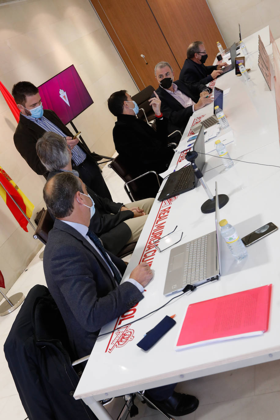 Fotos: Paseo triunfal para el Consejo de Tornel en otra Junta decisiva para el Murcia