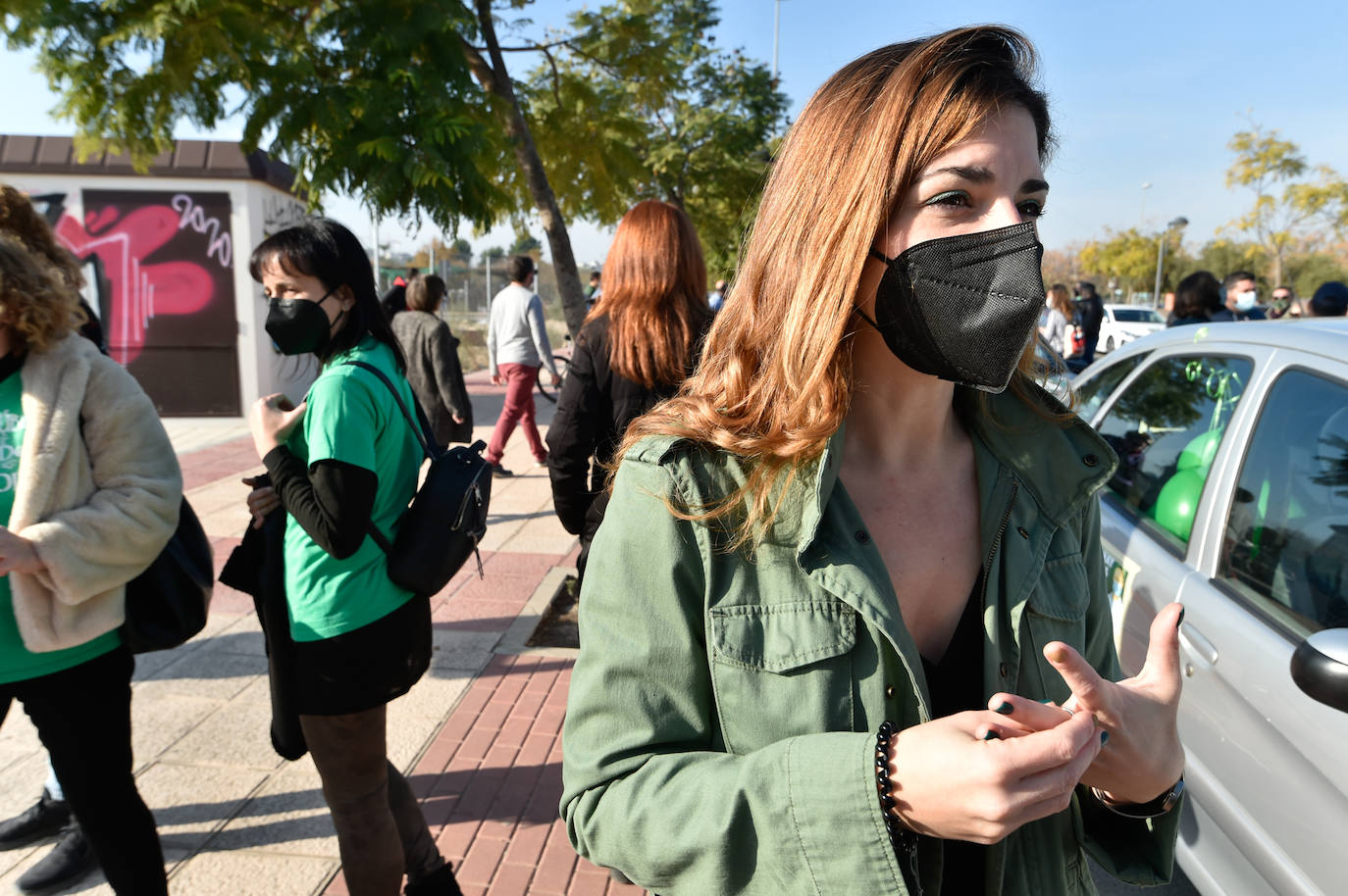Fotos: Una manifestación con decenas de coches y bicis en Murcia exigen el refuerzo de los servicios públicos