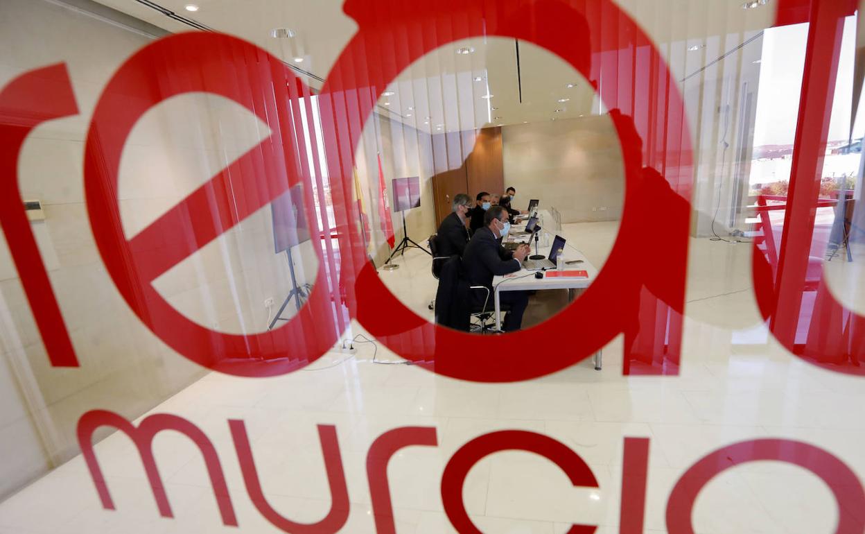 Un momento de la junta de Accionistas del Real Murcia que se ha celebrado de forma telemática.