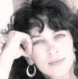 Ángeles Carnacea C., escritora y delegada en la Región de la ONG Solidarios para el Desarrollo.