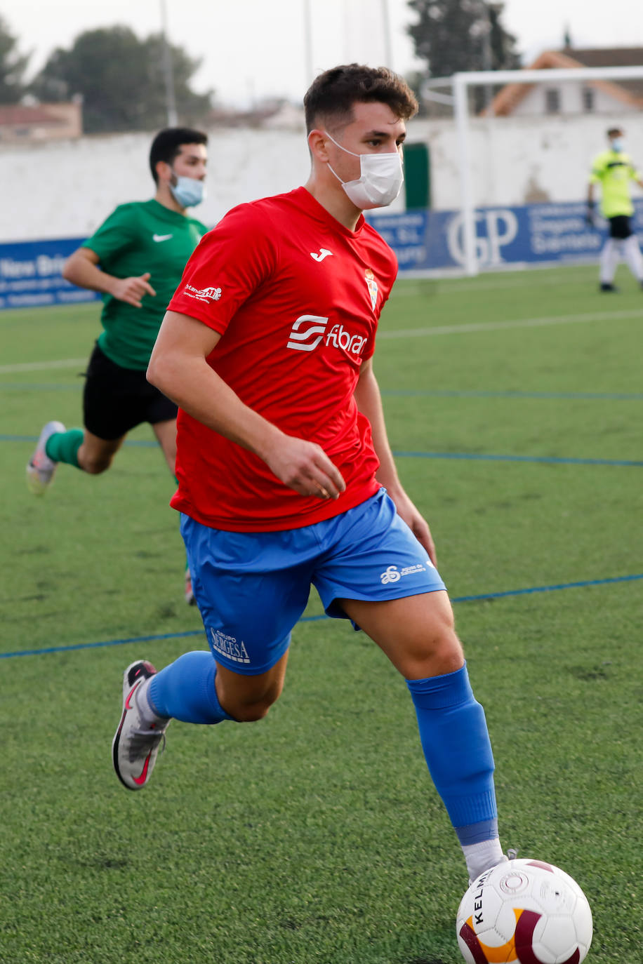 Fotos: Con mascarilla en los partidos de categoría autonómica