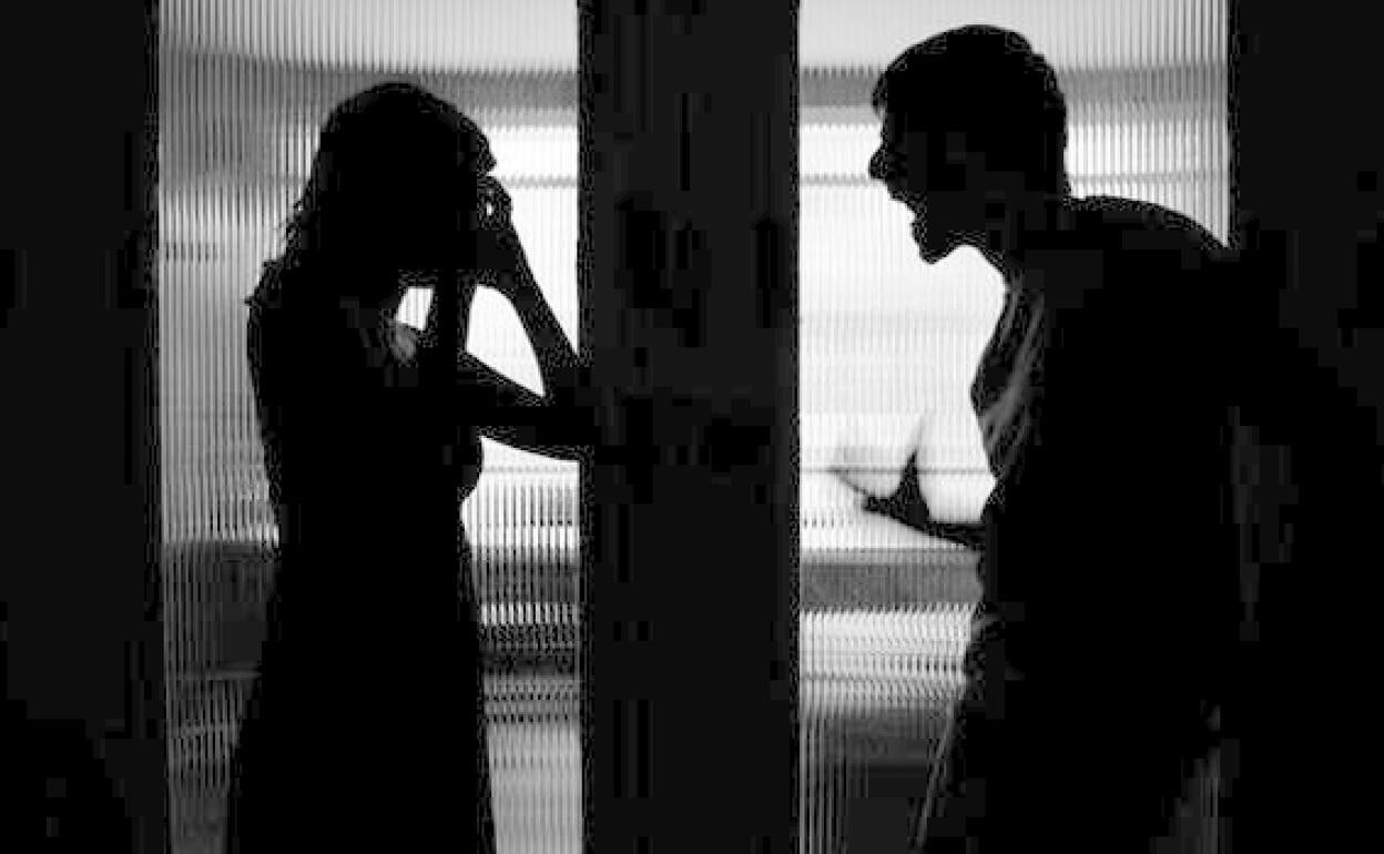 Una mujer apuñala a su pareja en el pecho «en defensa propia» en Alhama de Murcia