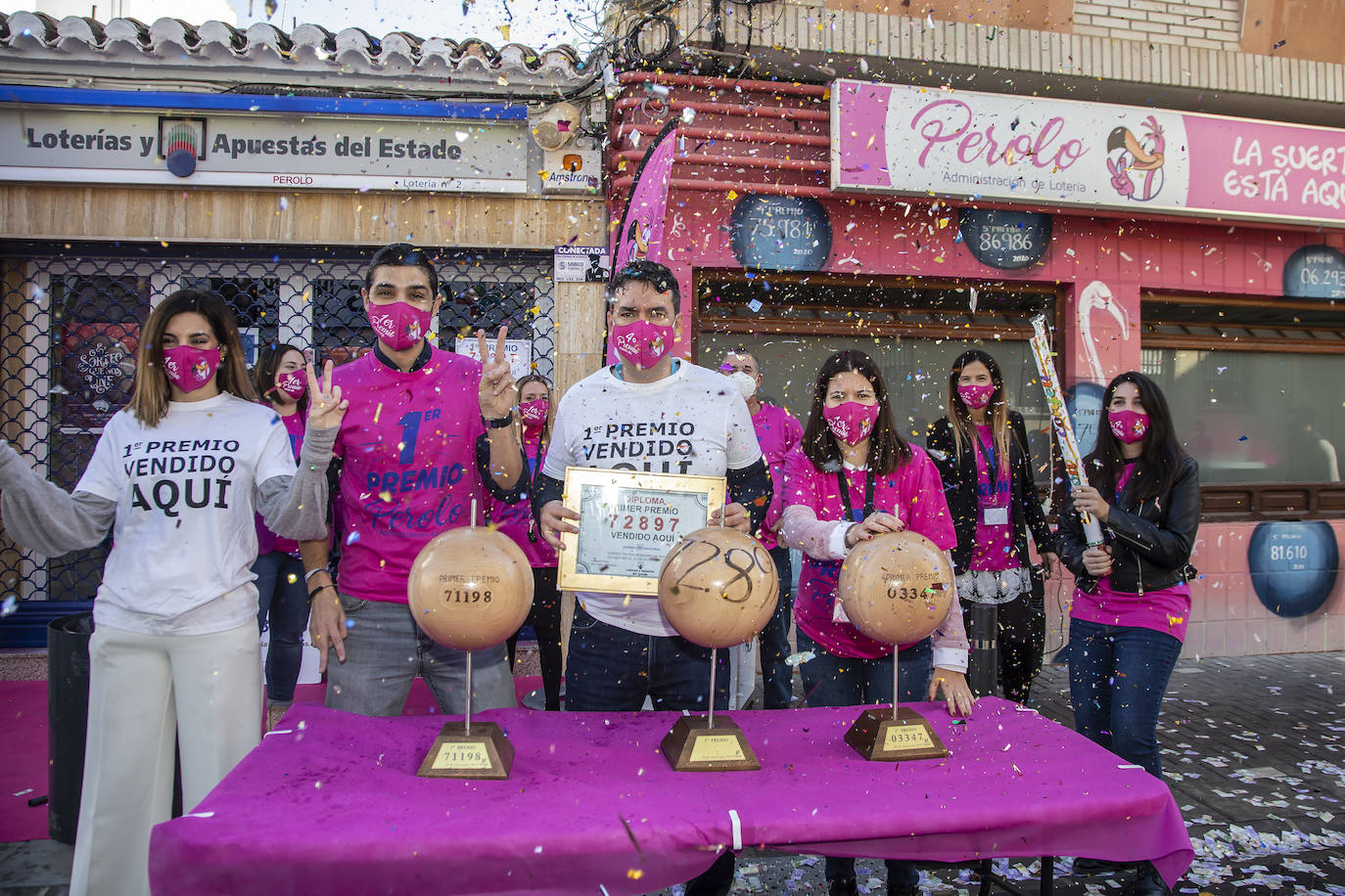 Fotos: El Perolo reparte 2,5 millones de euros en cinco premios, entre ellos el Gordo de la Lotería de Navidad