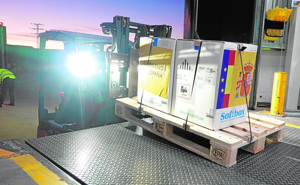 Las primeras dosis de la vacuna de Pfizer llegando ayer a Guadalajara.