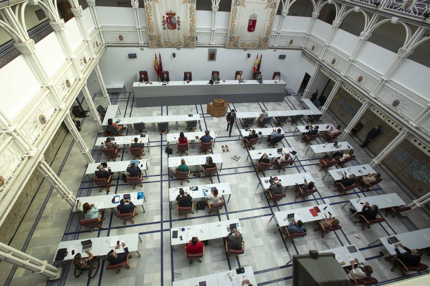 11-06-2020. Pleno de la Asamblea Regional en el Patio de las Comarcas. 