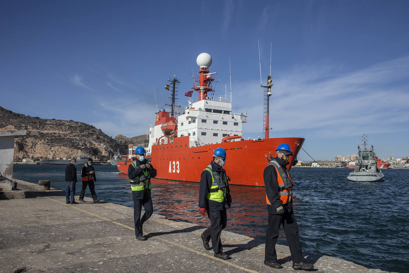 Fotos: El buque &#039;Hespérides&#039;, de la Armada Española, sale hacia la Antártida