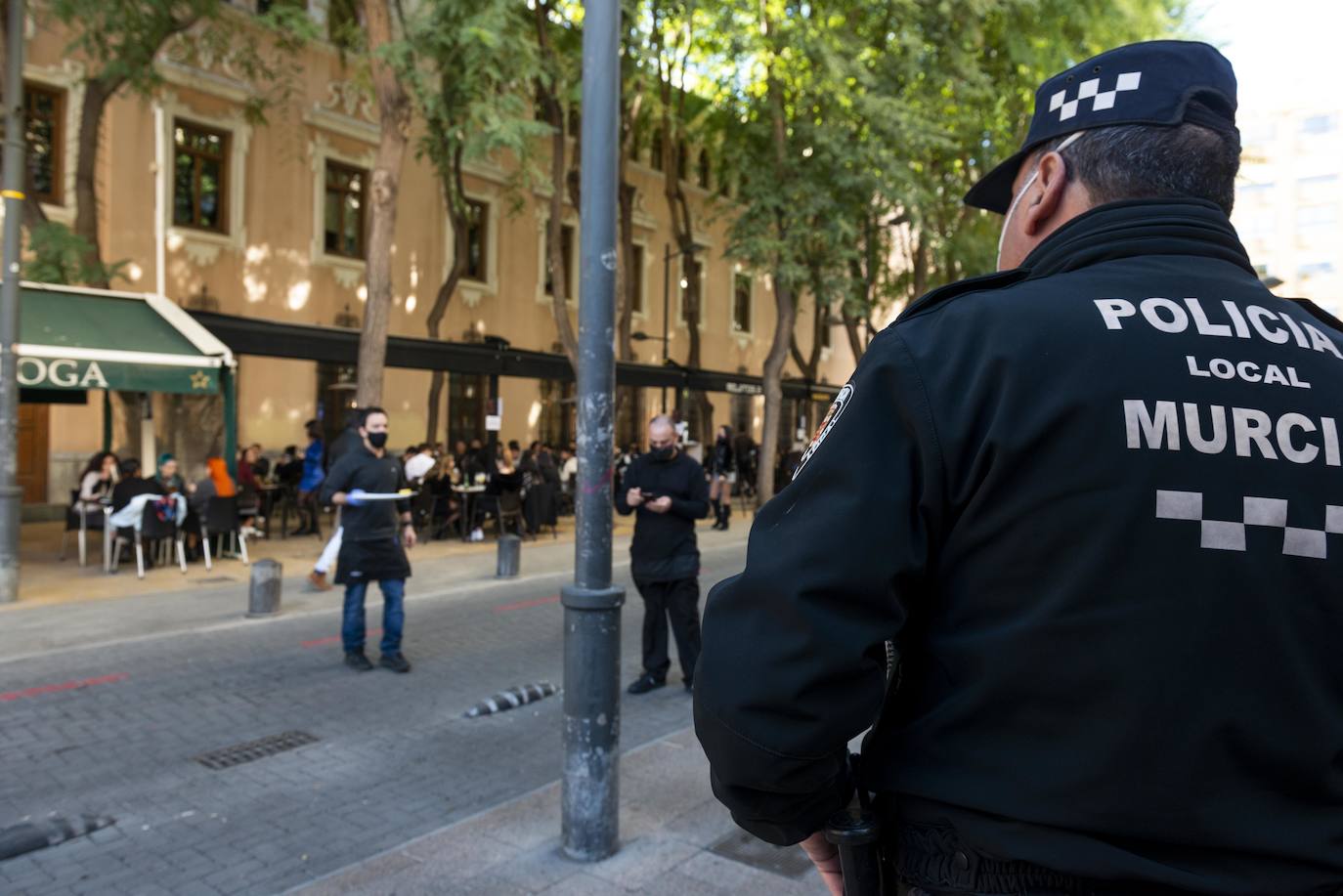 Fotos: Ambiente en Murcia durante el aperitivo y el &#039;tardeo&#039; de Nochevieja