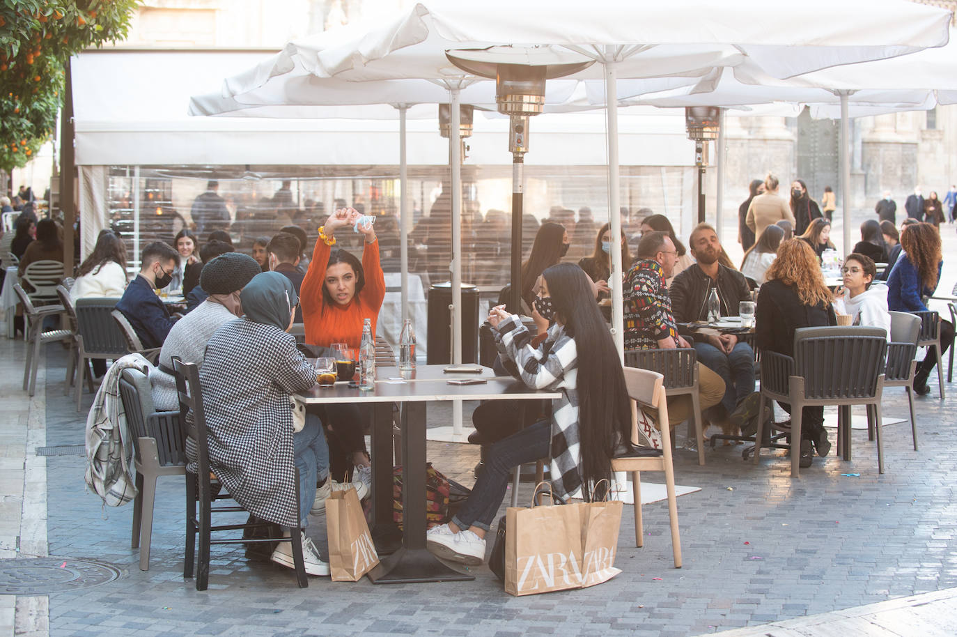 Fotos: Ambiente en Murcia durante el aperitivo y el &#039;tardeo&#039; de Nochevieja