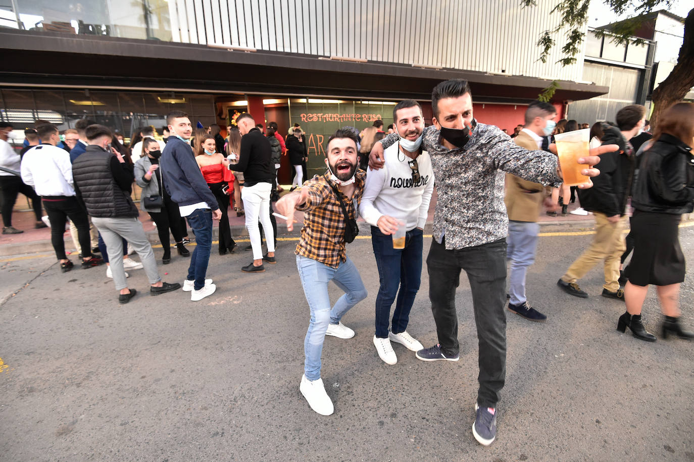 Fotos: Ambiente en Murcia durante el aperitivo y el &#039;tardeo&#039; de Nochevieja