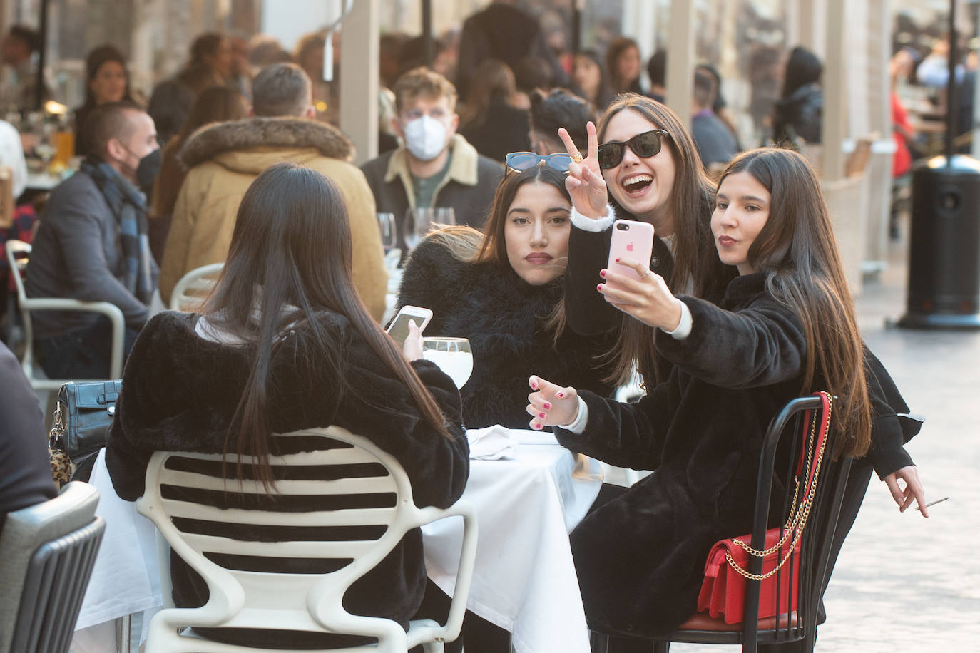 Fotos: Ambiente en Murcia durante el aperitivo y el &#039;tardeo&#039; de Nochevieja