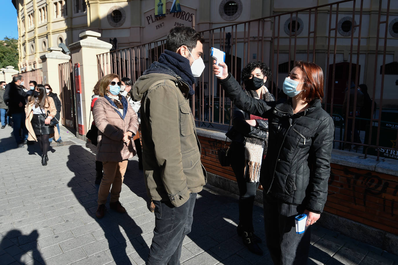 Fotos: Varry Brava y Don Fluor reciben con música el 2021