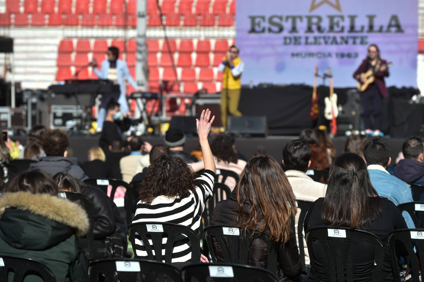 Fotos: Varry Brava y Don Fluor reciben con música el 2021
